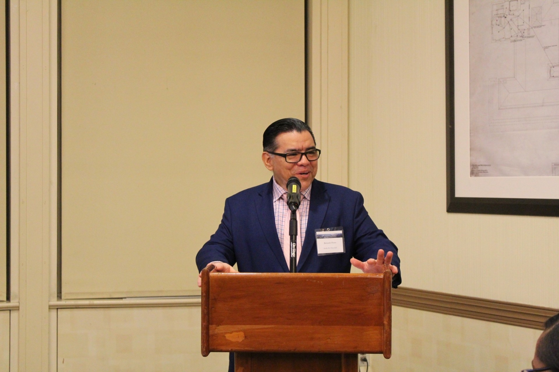 2022 CU Grow graduate Bernardo Flores of Quality Wet Paint addresses graduating firms. CU Grow graduate firm making a speech